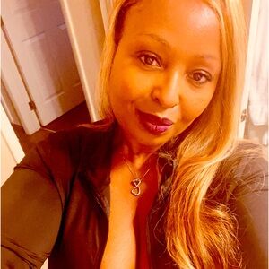 Meet your Posher, Leannecia